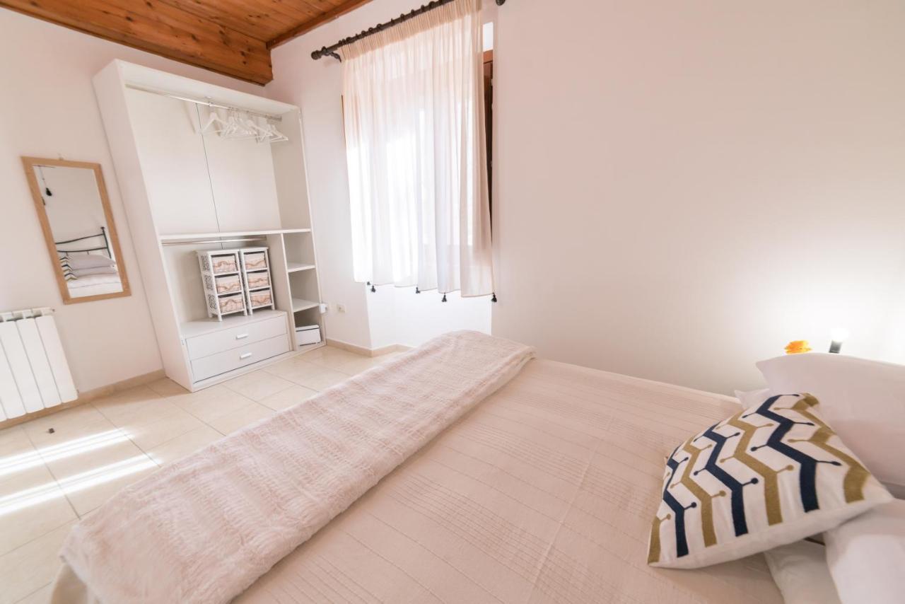 Yenne Rooms Wifi-Ac Cagliari Exterior foto