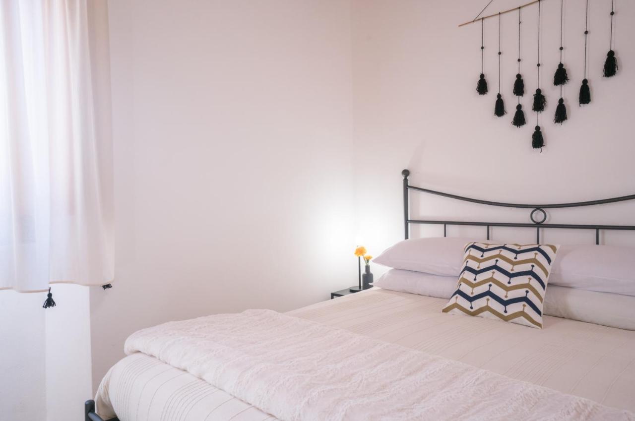 Yenne Rooms Wifi-Ac Cagliari Exterior foto