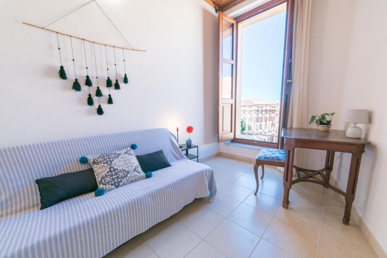Yenne Rooms Wifi-Ac Cagliari Exterior foto